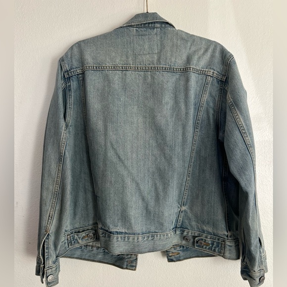 Levi's Classic Denim Jacket in Light Blue - Picture 3 of 5